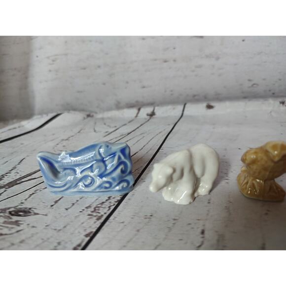 Lot of 6 Wade England Red Rose Tea Figurines Wolf Polar Bear Hawks Fish Manatee - Picture 4 of 5